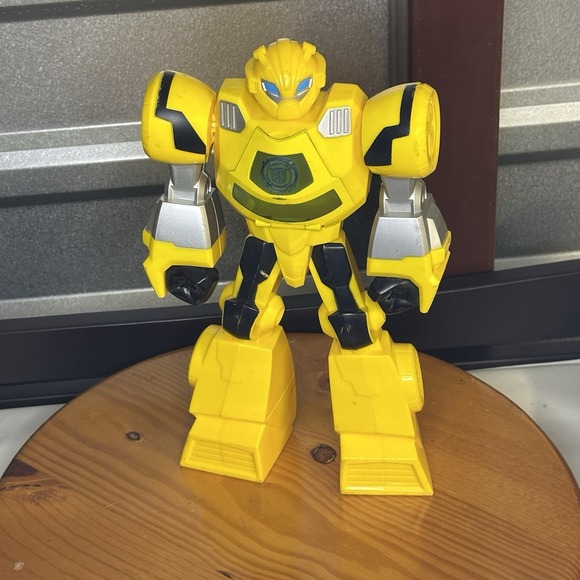 Playskool Bumble  Bee‎ Transformer - Picture 2 of 5
